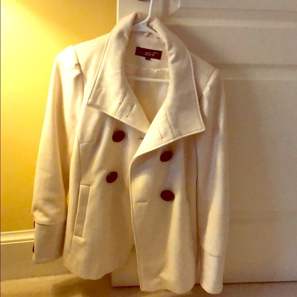 Beautiful white wool coat - Picture 1 of 5